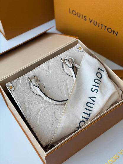 *LOUIS VUITTON*
*Master*++++++
*25 Cm*
*AVAILABLE NOW*
For Price 👇 WTSP Text Zain 0568585901

Zain257
♥️♥️♥️