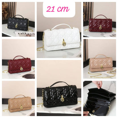 Fendi

withbox 
🎁🎁🎁

85 dhs❤️

Zain143
♥️♥️♥️