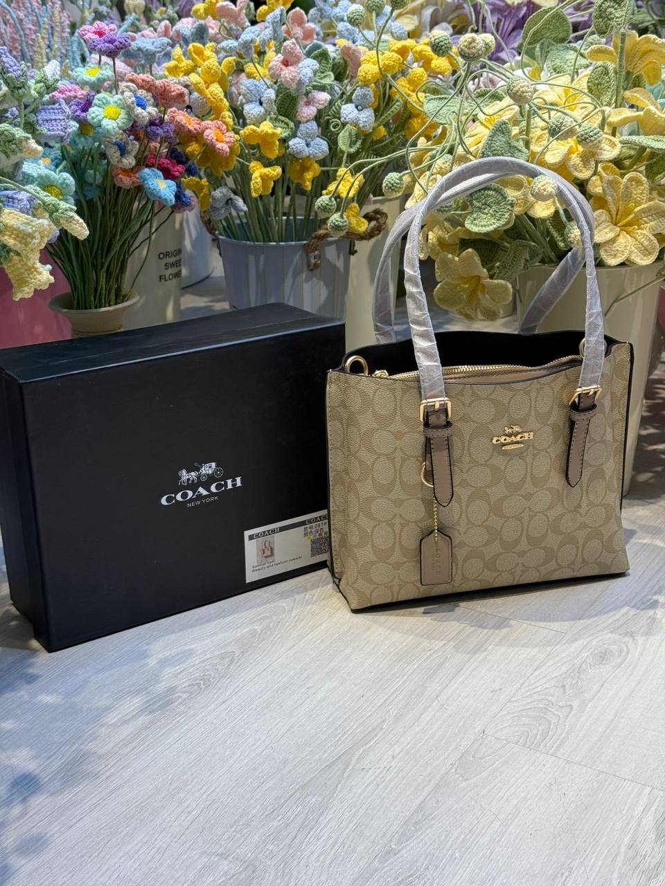 COACH 

3 section 25cm
105 dhs❤️ 

with Box
🎁🎁🎁

Zain44
♥️♥️♥️