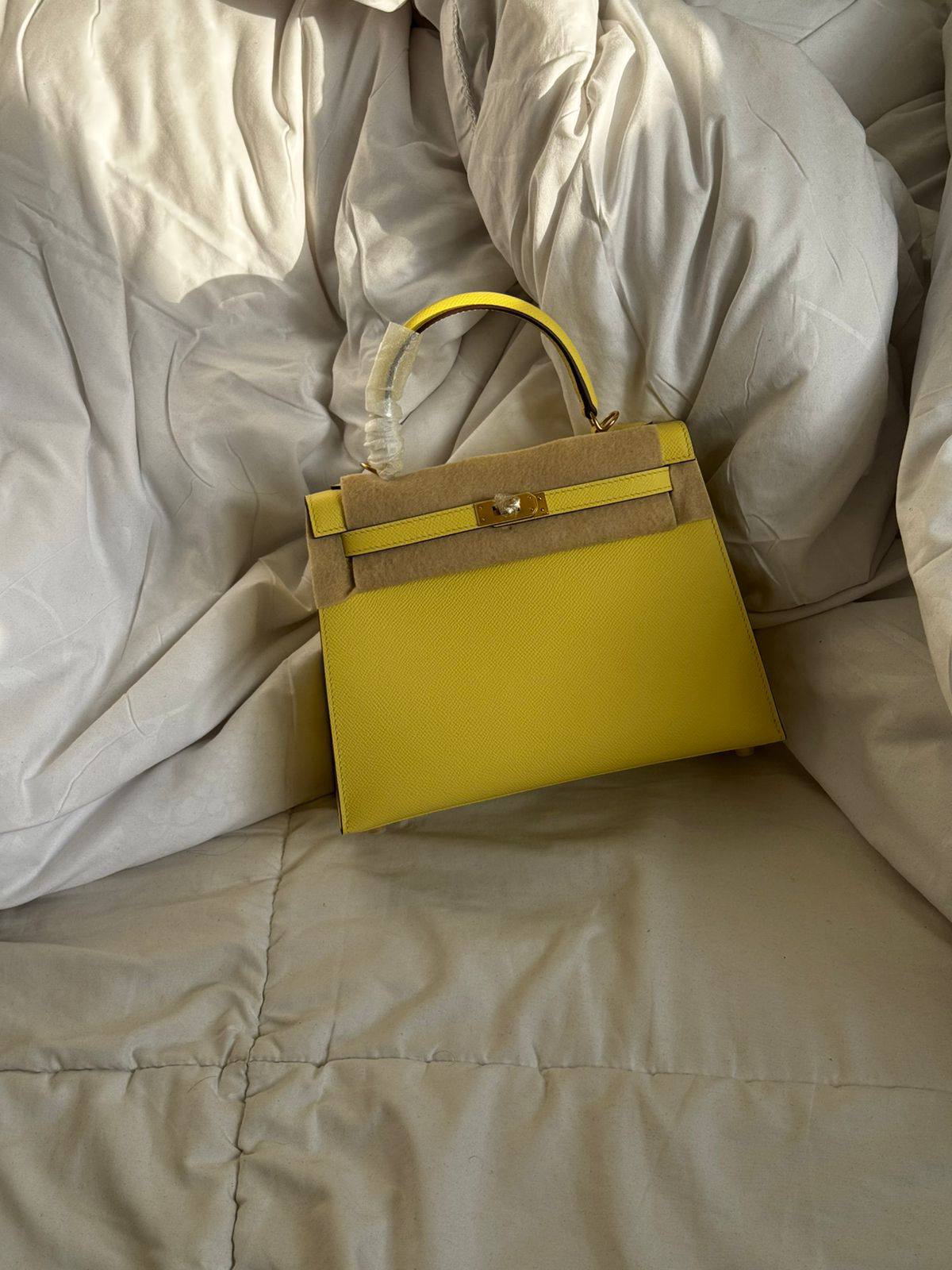 HERMES
KELLY 25 👌🏻
HANDMADE ✅
For Price 👇 WTSP Text Zain 0568585901

ZainShop
♥️♥️♥️