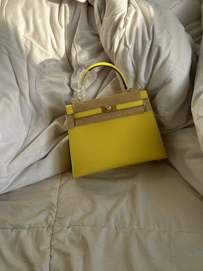 HERMES
KELLY 25 👌🏻
HANDMADE ✅
For Price 👇 WTSP Text Zain 0568585901

ZainShop
♥️♥️♥️