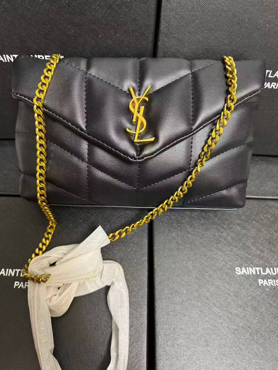 YSL
90 dhs🪙🖤
size：23×13×7cm
Good quality 
with box
🎁🎁🎁

Zain35
♥️♥️♥️