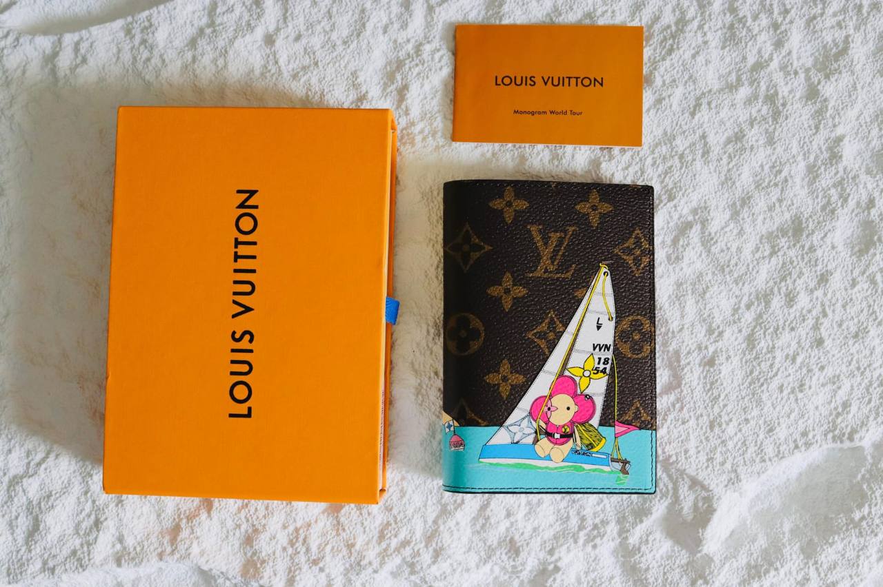 LV - Goyard
Wallets
 master 
passport holder
95 dhs✅

Zain33
♥️♥️♥️