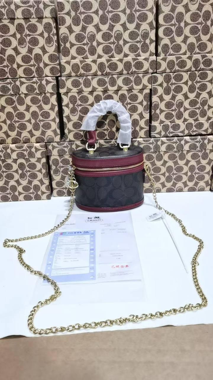 Coach

withbox 🎁🎁🎁

95 dhs🌺

Zain143