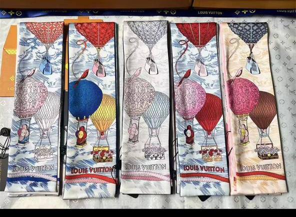 Silk   Bag scarf 
20 dhs💓

Zain93
♥️♥️♥️