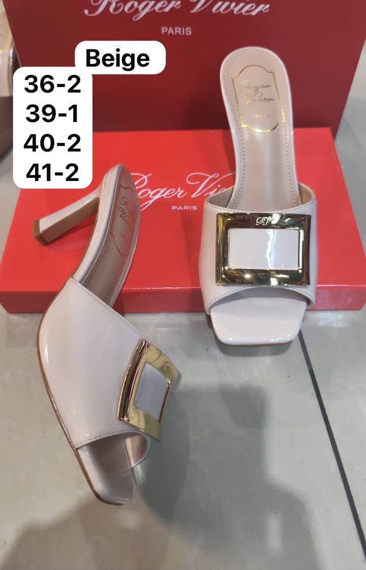 Roger vivier
100 dhs🇦🇪🇦🇪

Zain146
♥️♥️♥️