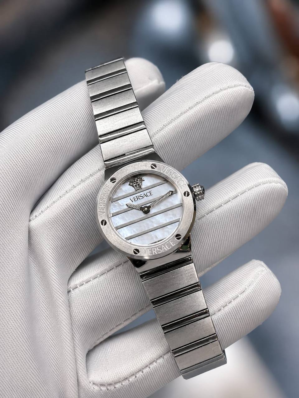Versace 
watch for ladies 
good quality 
250 dhs💓

Zain59
♥️♥️♥️