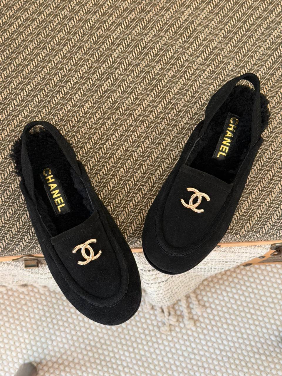 Chanel 
Size: 36 to 41
Super master quality 
480 dhs🪙💚

Zain198
♥️♥️♥️