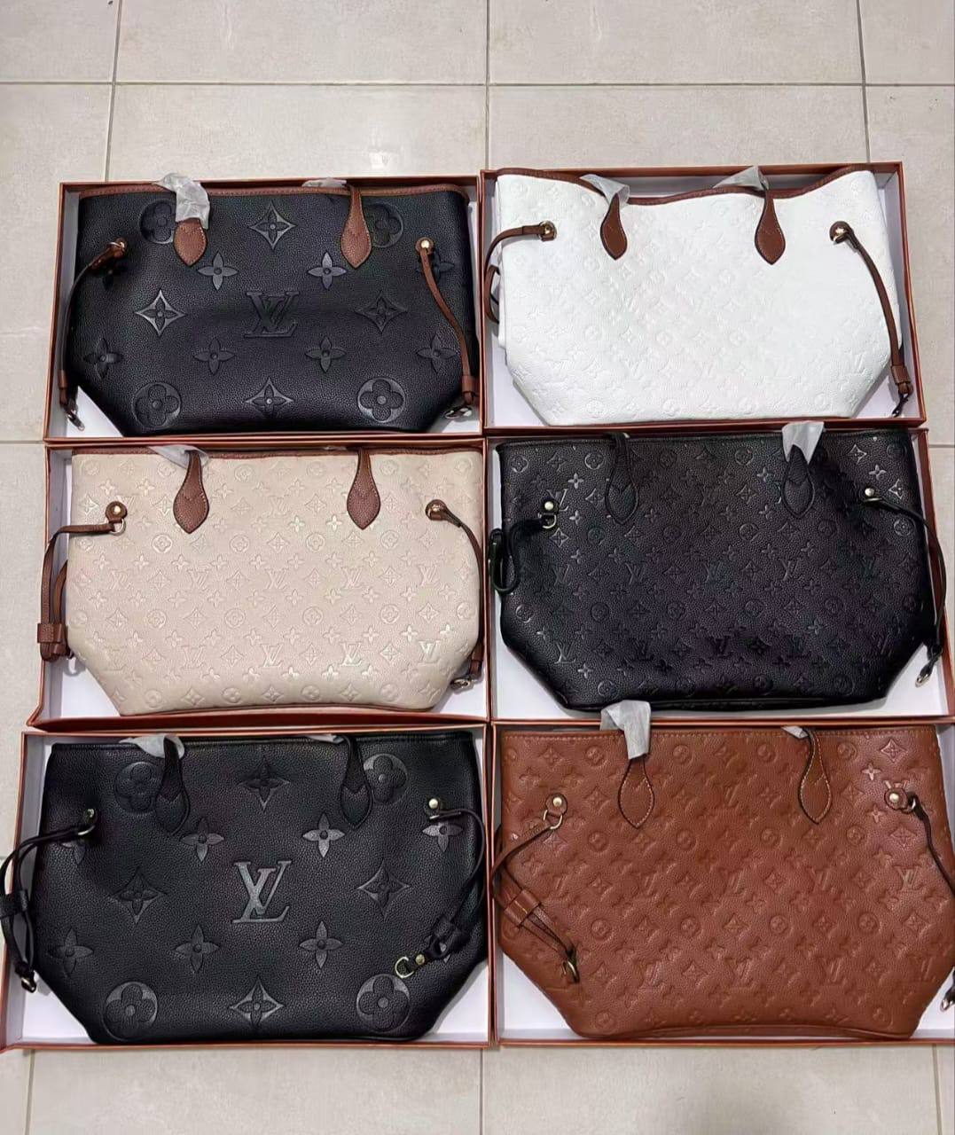 LV
90 dhs✅
with box
size 42cm

Zain26
♥️♥️♥️