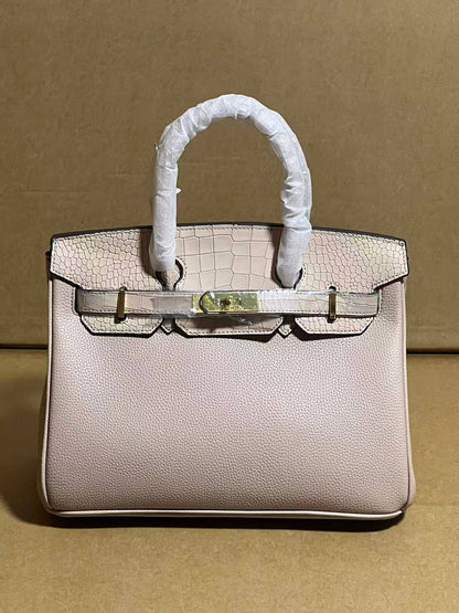 Hermes
 size 30 cm 
120 dhs❣️

Zain278
♥️♥️♥️