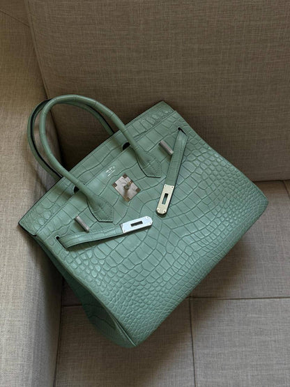 HERMES🍊
30 Cm 
REAL CROCODILE ✨
For Price 👇 WTSP Text Zain 0568585901

ZainShop
♥️♥️♥️
