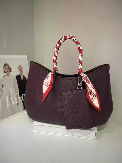 Hermes
120 dhs✅
Size 35 cm

Zain161
♥️♥️♥️