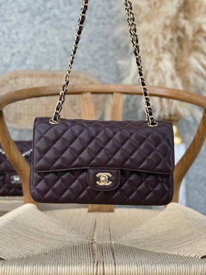 CHANEL
25cm
370 dhs✅
Top quality 
With box🎁

Zain167
♥️♥️♥️