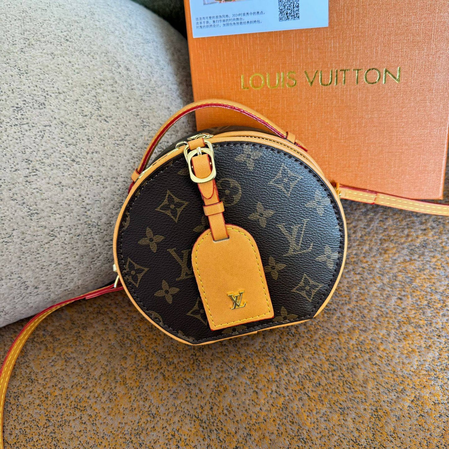 LV

90 dhs❣️ 


with box
🎁🎁🎁

Zain137
♥️♥️♥️