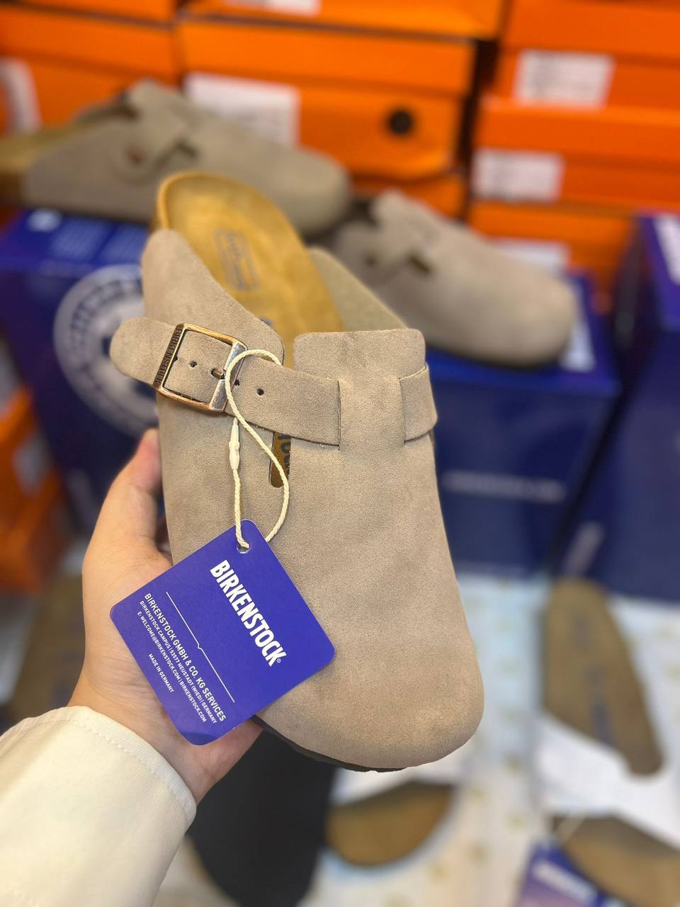 Birkenstock 
High Quality, 
New Arrived 
Size 40To 45
115 dhs🪙💚

Zain120
♥️♥️♥️
