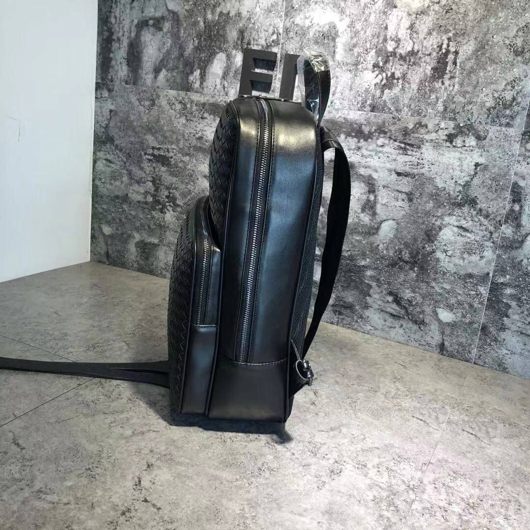 BOTTEGA 

BACKPACK COPY ONE NEW CAME UNISEX , 

235 dhs🇦🇪🇦🇪

Zain39
♥️♥️♥️