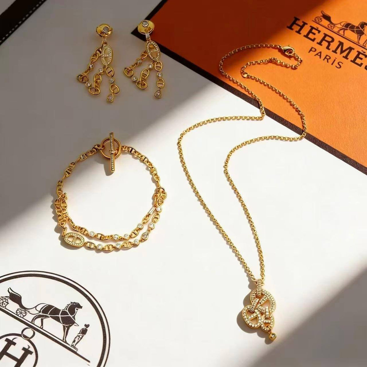 HERMES
MASTER SET ✨💫
NECKLACE 
BRACELET 

EARRINGS

WITH BOX AND PAPER BAG🎁🛍️

170 dhs🇦🇪🇦🇪

Zain89
♥️♥️♥️