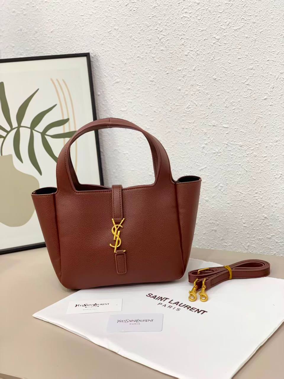 YSL
withbox 
110 dhs🇦🇪🇦🇪

Zain143
♥️♥️♥️