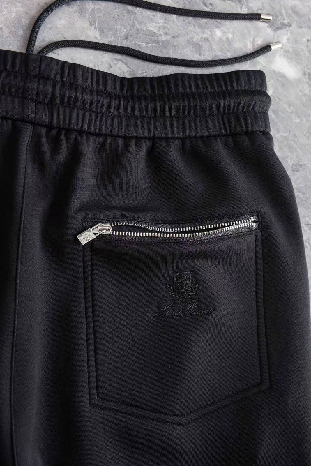 LORO PIANA
Men’s Shorts
Master Quality 
SMLXLXXL 
320 dhs✅

Zain276
♥️♥️♥️