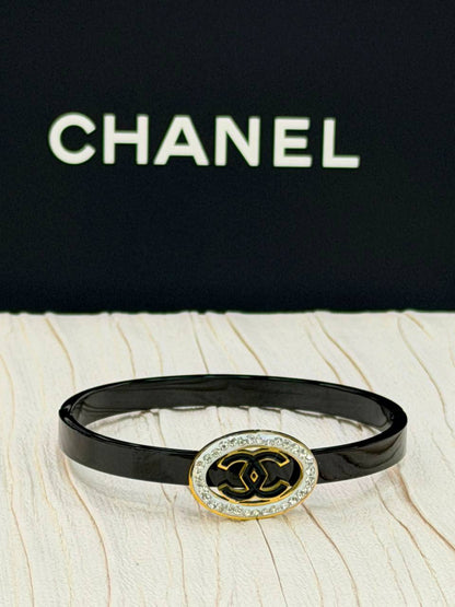 Stainless steel🍁 

Bangle ✨

 Non turnish💕

20 dhs🇦🇪🇦🇪

Zain263
♥️♥️♥️