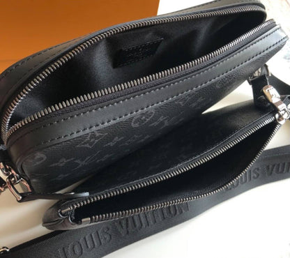 Lv

COPY ONE
 FOR MEN SLING BAG

215 dhs🇦🇪🇦🇪

Zain295
♥️♥️♥️