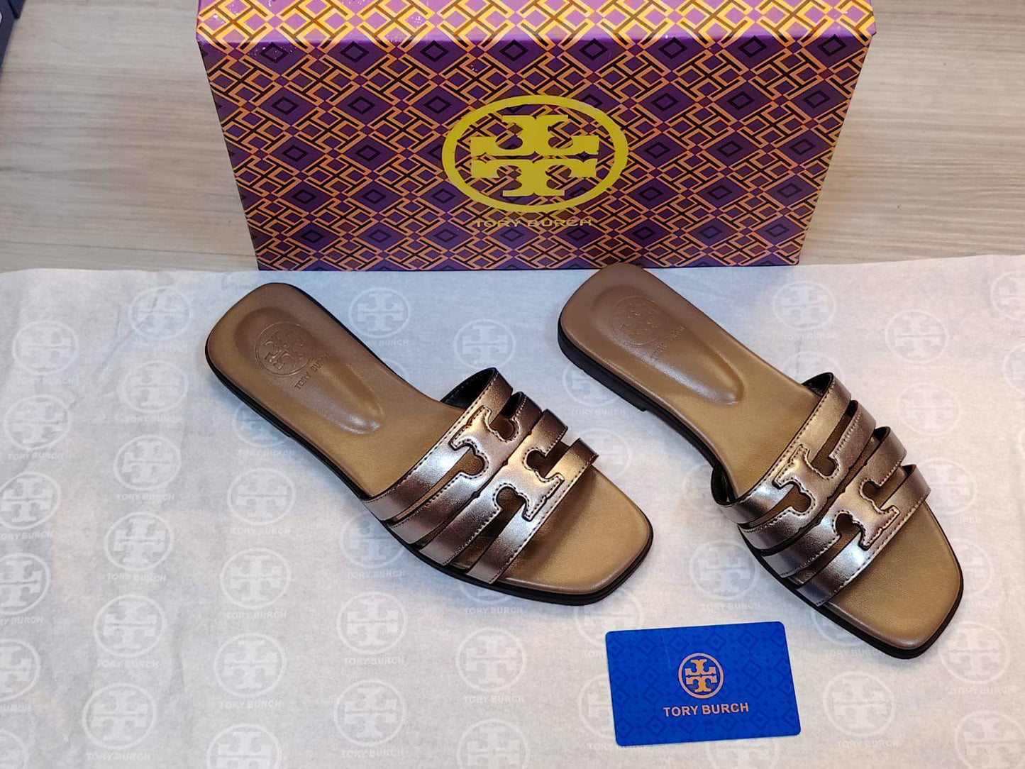 Tory Burch New coming
Size 36 To 41
90 dhs❣️

Zain120
♥️♥️♥️