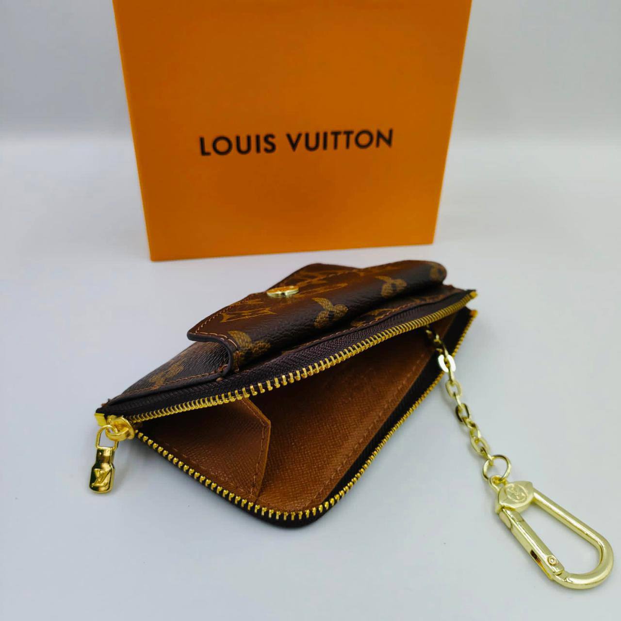 LV
Wallets
40 dhs🪙🌨️

Zain40
♥️♥️♥️