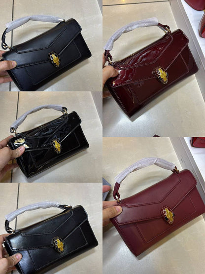Bvlgari
good quality, 
comes with box, 👌👌🎁

size... 21*13 cm 
120 dhs🇦🇪

Zain12
♥️♥️♥️