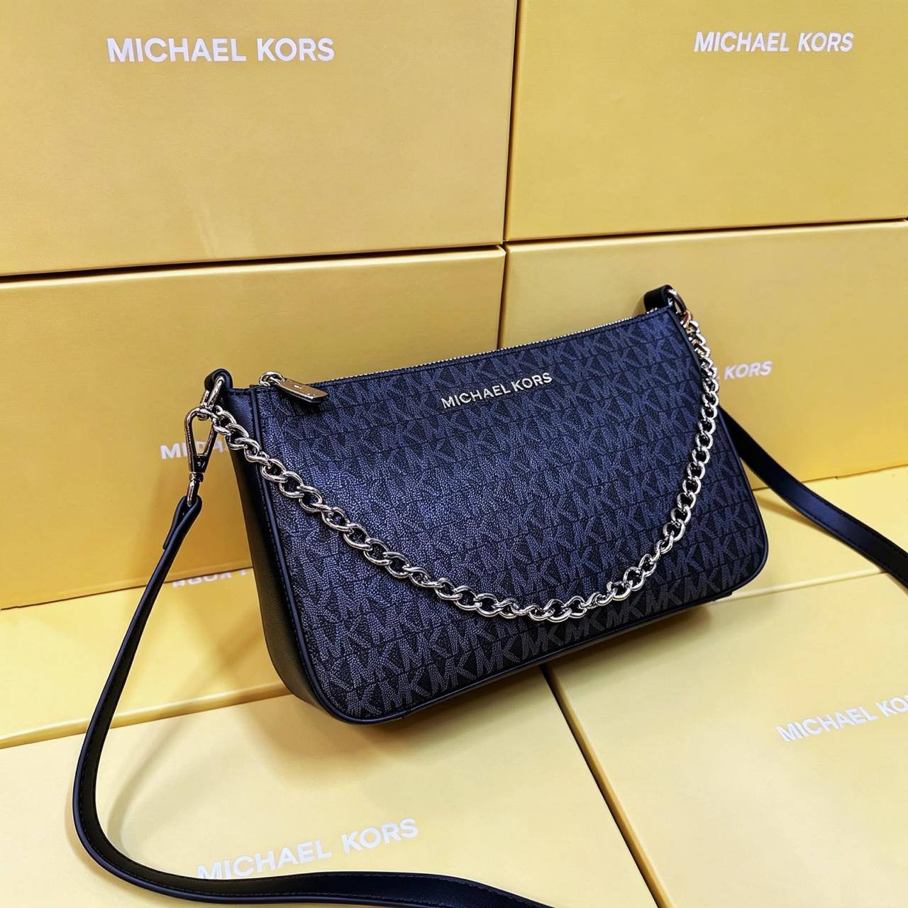 MK 
GOOD QUALITY WITH BOX  
90 dhs🇦🇪🇦🇪

Zain295
♥️♥️♥️