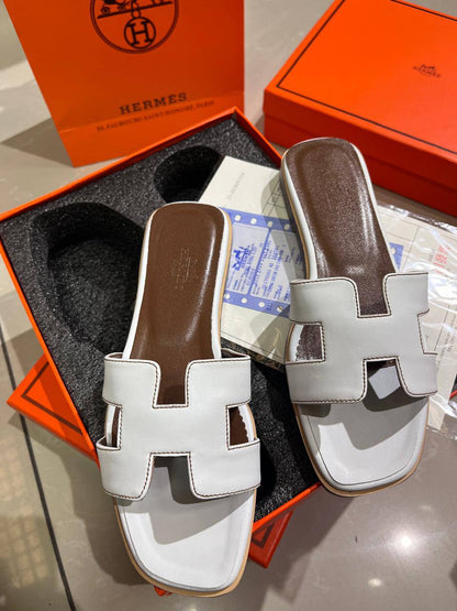 Hermes

Size:36 to 42

85 dhs🪙🌺

Zain241
♥️♥️♥️