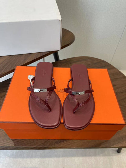 Hermes ❤️
*High quality*❤️
*size: 36 to 42*❤️
350 dhs✅

Zain119
♥️♥️♥️