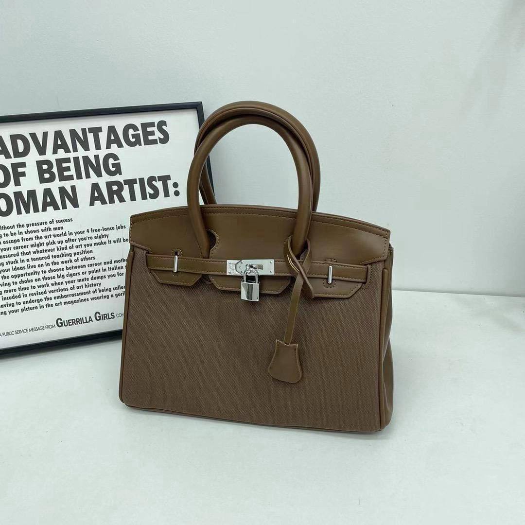 Hermes
31 cm
80 dhs❣️

Zain17
♥️♥️♥️