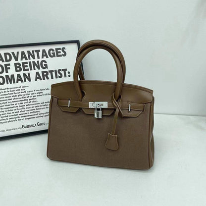 Hermes
31 cm
80 dhs❣️

Zain17
♥️♥️♥️