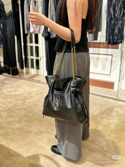 YSL
34* 28 * 11  cm
80 dhs❤️

Zain17
♥️♥️♥️
