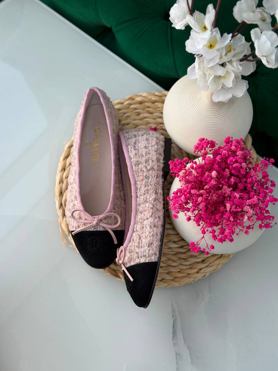 Chanel 
Vip quality 

Size:36 to 41 

450 dhs 🇦🇪

Zain113
♥️♥️♥️