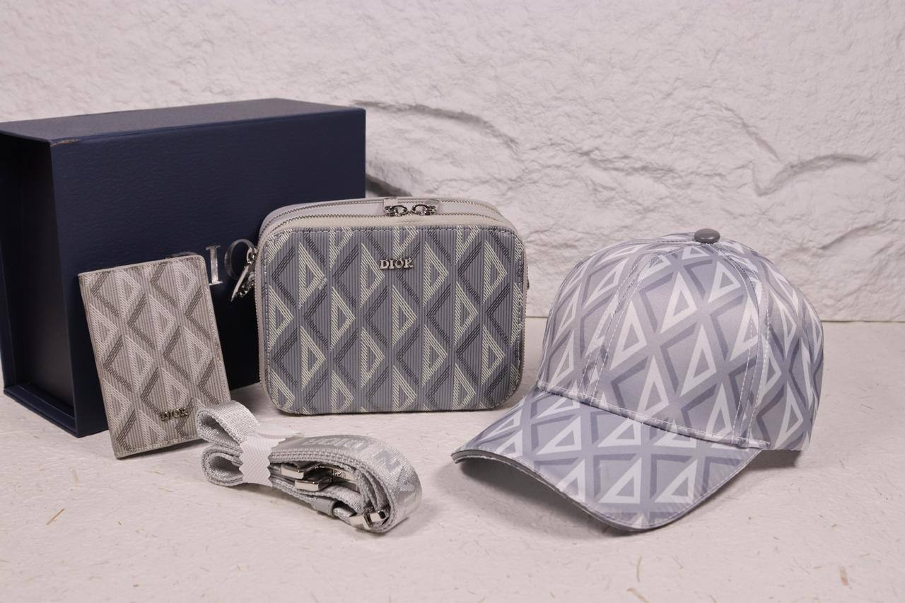 Dior - Gucci - LV -  3in1
 Master
Set Price 
290 dhs🪙🌨️

Zain33
♥️♥️♥️