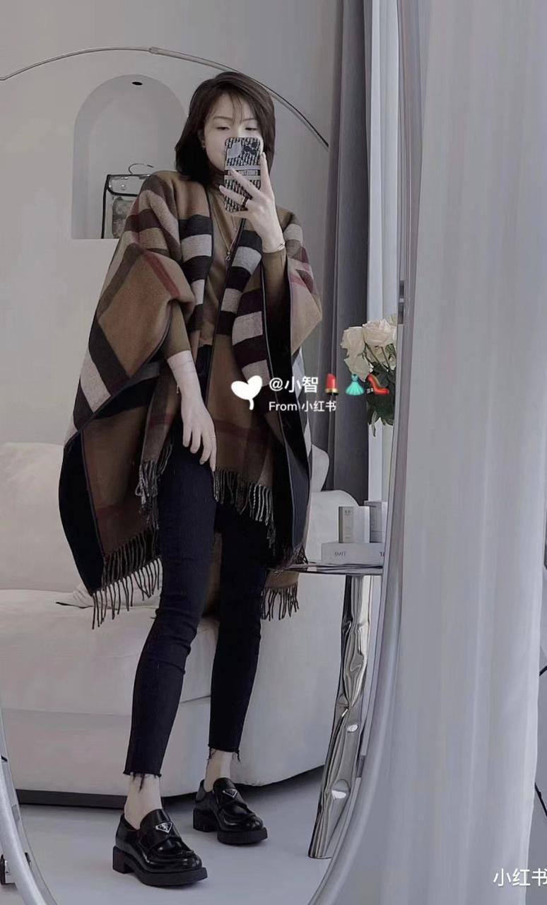 For winter big scarf 🛍️🧚‍♀️🧚‍♀️
Free size 
160 dhs
Master Good pualiit

Zain231
♥️♥️♥️