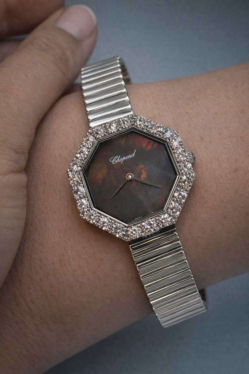 Chopard watch for ladies good quality 
320 dhs💓

Zain59
♥️♥️♥️