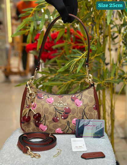 Coach
Best quality

With box’s
🎁🎁🎁

95 dhs🗽
size 25cm

Zain158
♥️♥️♥️