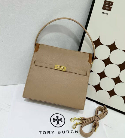TORY BURCH 
GOOD QUALITY
110 dhs🇦🇪🇦🇪

Zain39
♥️♥️♥️