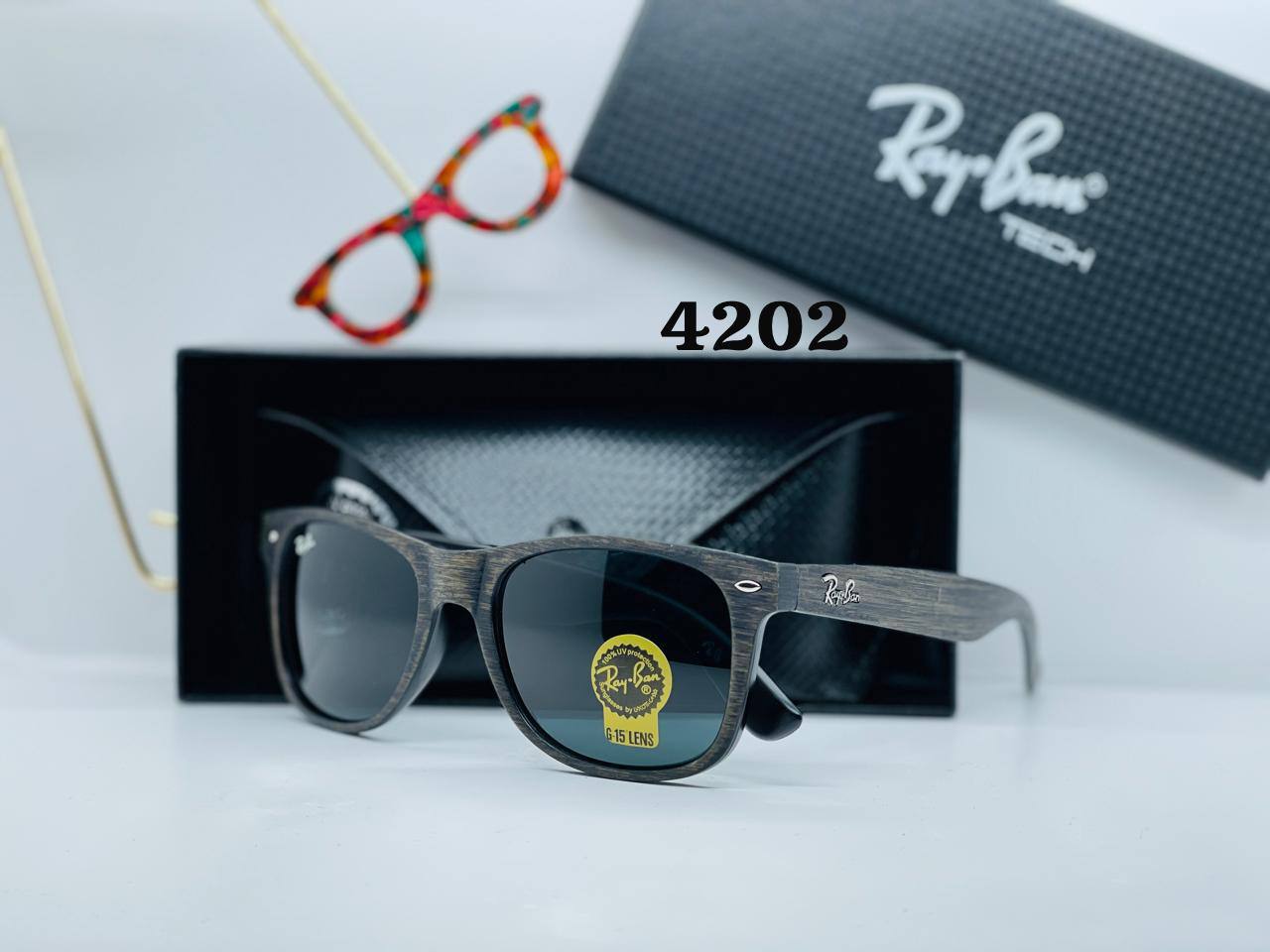 LV - Ray Ban 
55 dhs✅

Zain29
♥️♥️♥️