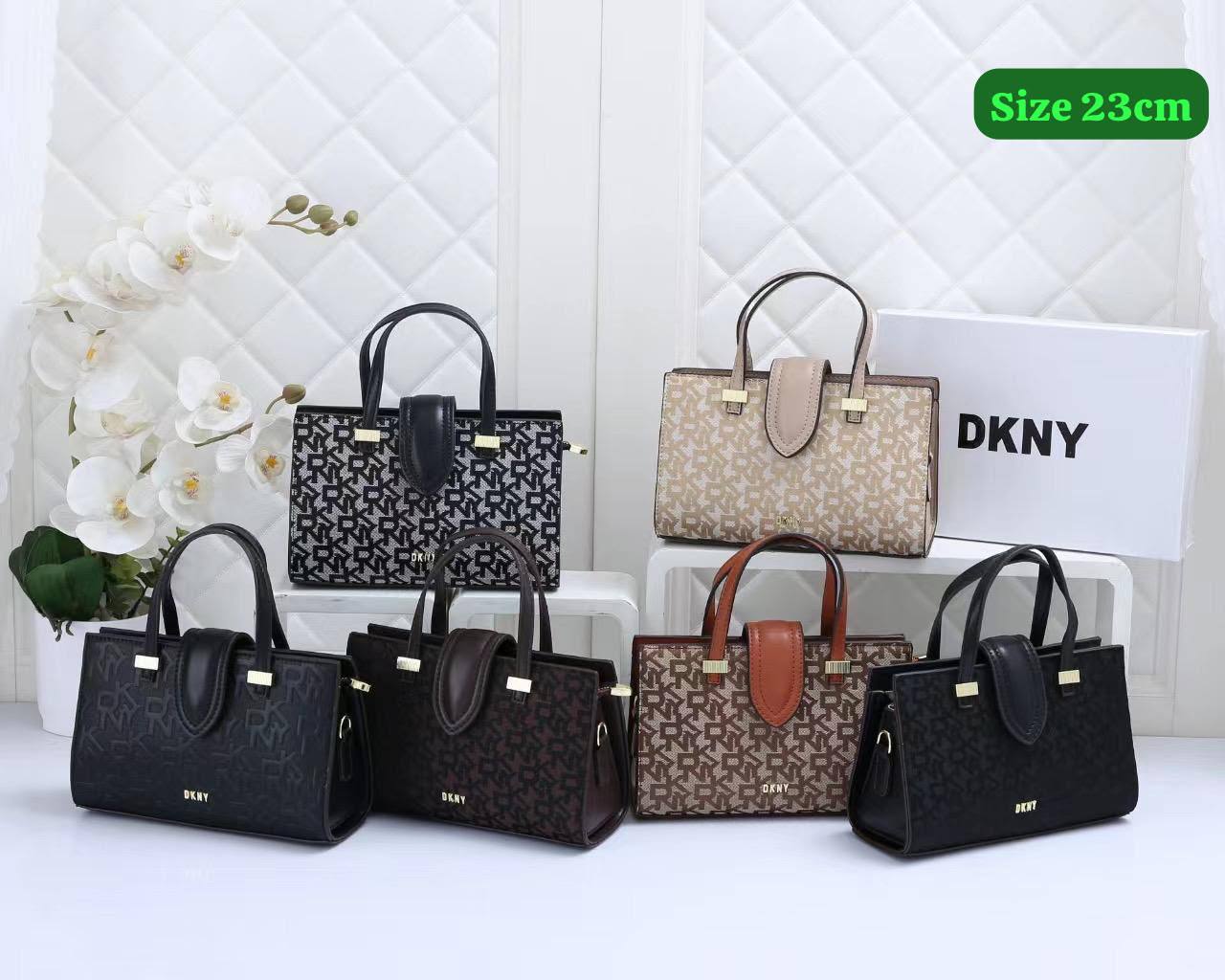 Dkny
Good quality 
Size 23*cm
100 dhs🇦🇪🇦🇪
With box 📦🔥🔥

Zain70
♥️♥️♥️