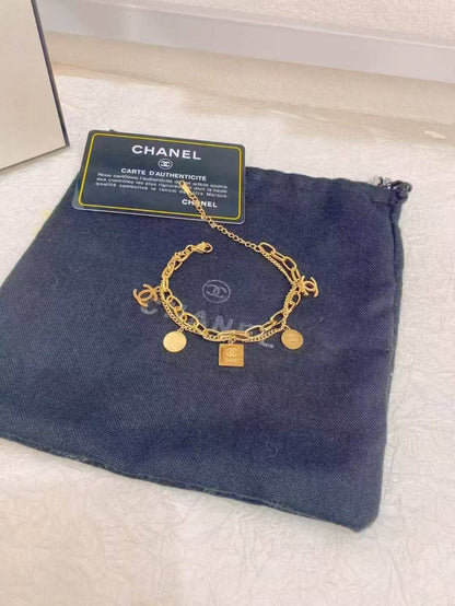 *Stainless steel ❤️‍🔥*
Mix items 🌸
Non tarnish 💯
With black boxes 🗃️ 
20 dhs💓
With normal boxes 📦 
And paper bag🛍️
30 dhs💓

Zain216
♥️♥️♥️