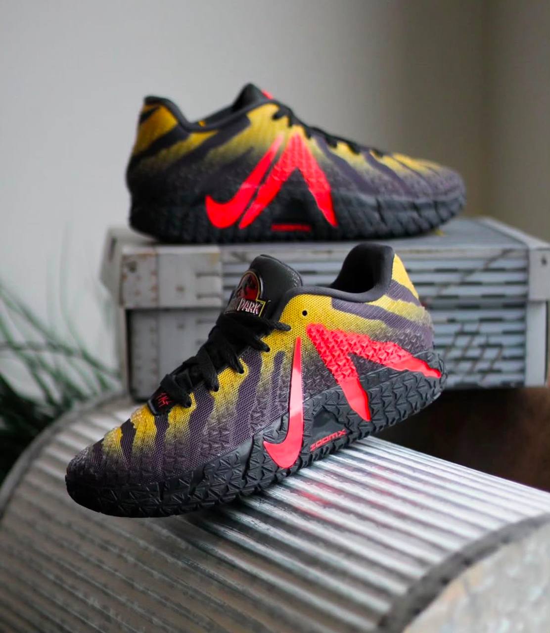 Nike x Jurassic Park Ja 3 EP 'Raptor' 
Nike x Jurassic Park Ja 3
EP'Explorer'
Size 40-46 ，
250 dhs💓

Zain18
♥️♥️♥️