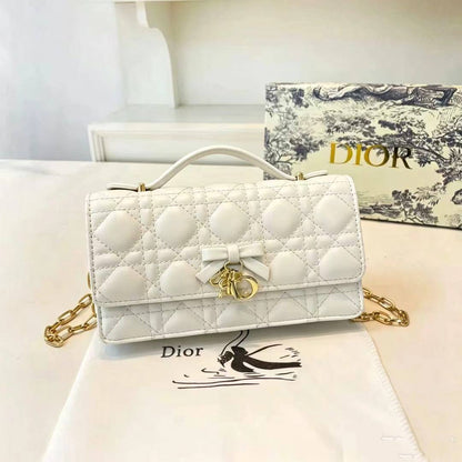Dior
105 dhs🇦🇪🇦🇪

with box

size 21×12×7cm

Zain42
♥️♥️♥️