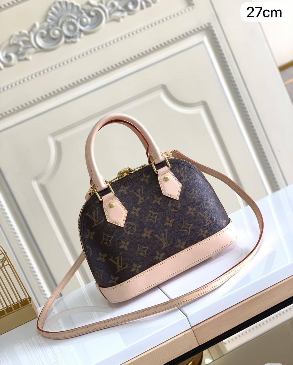 🌈 Gucci / LV Capucenis 
1️⃣ First quality +🎁
Size : 27 ~ 23 cm
90 dhs🇦🇪
 with box🎁

Zain115
♥️♥️♥️