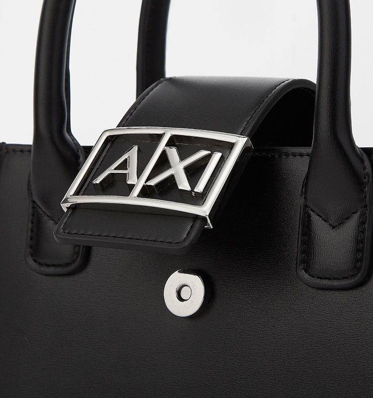 ARMANI 

COPY ONE 
NEW CAME  

WITH BOX 
🎁🎁🎁

135 dhs❤️

Zain39
♥️♥️♥️
