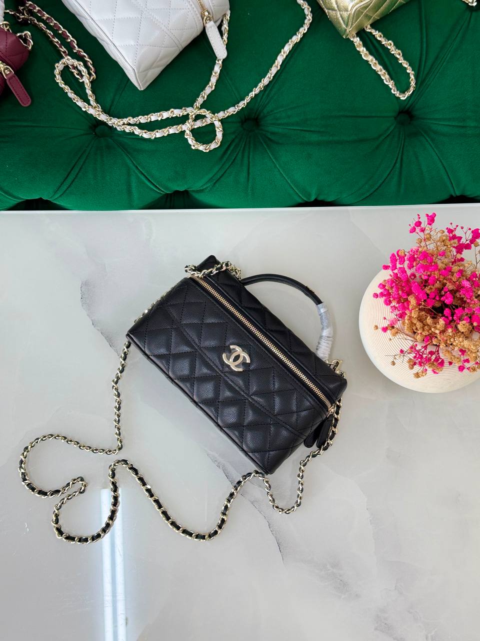Chanel  ✨💥
Available original box 📦 
With full packing 🎀🎀
Super high quality 💥💥
For Price 👇 WhatsApp✅
0568585901 
0507557372
0552275751 Owner Zain 👌

Zain283
♥️♥️♥️