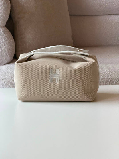 Hermes bride 24cm💕master quality😍with box❤️
290 dhs🇦🇪🇦🇪

Zain52
♥️♥️♥️