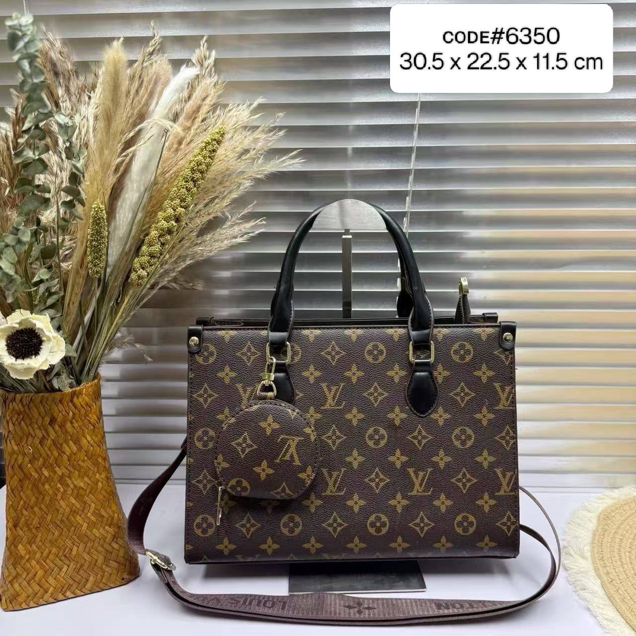 LV OTG
ᴏɴ ᴛʜᴇ ɢᴏ  ᴡɪᴛʜ ᴘᴜʀsᴇ
ʜᴀs ᴀ ʟᴏɴɢ ᴛʀɪᴍ ʙᴇʟᴛ sᴛʀᴀᴘ
ɢᴏʟᴅ ʜᴀʀᴅᴡᴀʀᴇ
sɪᴢᴇ: 30.5 cm

75 dhs✅

Zain31
♥️♥️♥️